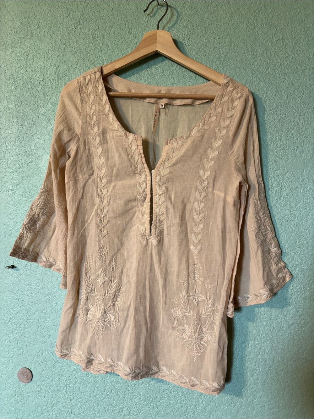 Andree Women’s Embroidered Cream Peasant Top Flare Mid Length Sleeves Size M